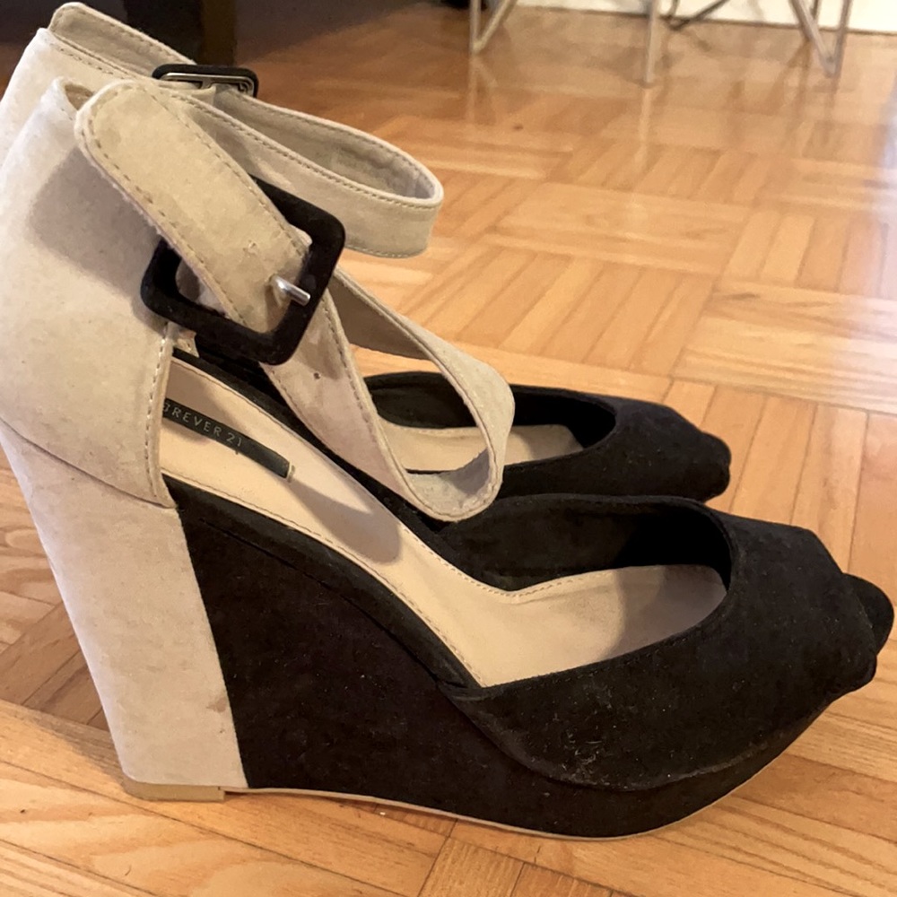 Women’s two-tone peep toe heels